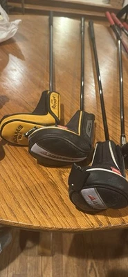 Juego híbrido Adams Foto 1 de 4