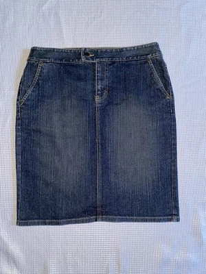 Ann Taylor, Women's Denim Skirt, Stretch, Dark Wash, Size 6. - Image 1 of 4
