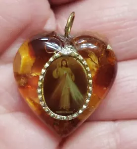 Polish Jezu Ufam Tobie BALTIC AMBER Heart Religious Pendant Easter Gift - Picture 1 of 6