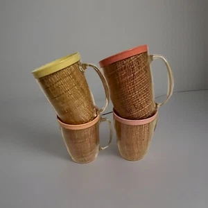 Juego de 4 tazas de plástico retro aisladas de melmac mimbre arpillera de rafia de colección - Imagen 1 de 11