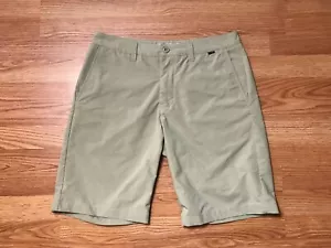 Travis Mathew Shorts Mens 32 Beige Performance Golf Nylon Polyester Blend - Picture 1 of 10