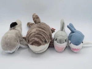 Peluche Tiburón Punta Negra Aurora Eco Nation 14" 2020 - Imagen 1 de 9