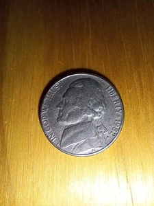 1982-D Jefferson Nickel Denver Mint 5-Cent Coin United State America 5C - 53 Yrs - Picture 1 of 4