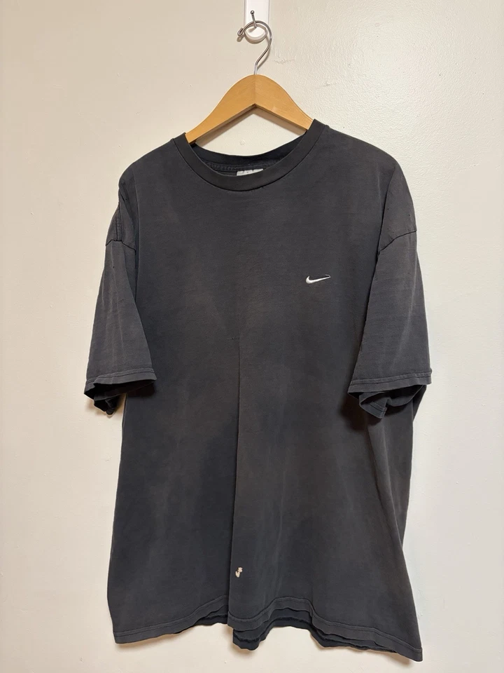 Camiseta Swoosh Tonal Negra Desteñida por el Sol Años 90 De Colección Talla Para Hombre XXL Grunge Y2K Foto 1 de 4