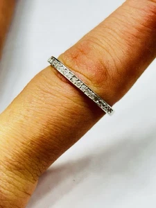 TJC kleiner Ring Silber und Diamanten oder Zirkon UK Größe S nie getragen  - Bild 1 von 5