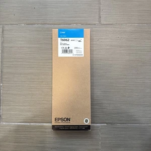 02-2020 NOWY W PUDEŁKU ORYGINALNY EPSON T6062 CYJAN 220ml K3 INK STYLUS PRO 4800 4880 - Zdjęcie 1 z 2