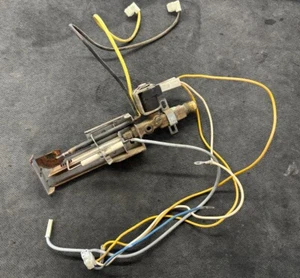 Dometic RM7732 Gas Valve Assembly - Picture 1 of 3