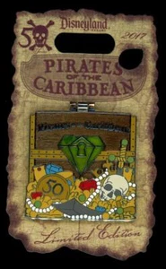 Pin DLR Piratas del Caribe 50 Aniversario Gema Verde LE Disney 121316 - Imagen 1 de 2