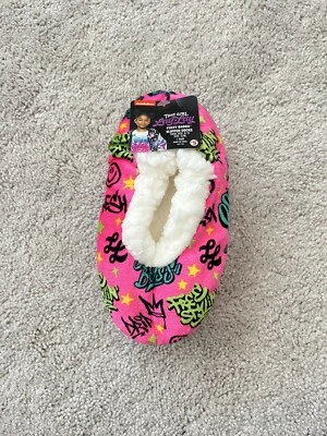 Slipper Socks Girls winters size S/M Shoe Sz 8-13 That Girl Lay Lay Snuggle Toes - Image 1 of 4