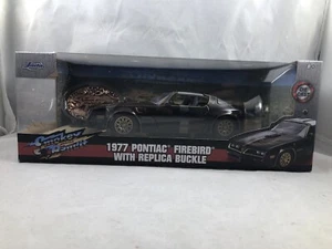 Jada 1:24 Smokey and the Bandit 1977 Pontiac Firebird With Replica Buckle - Picture 1 of 3
