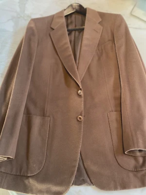 Blazer de cachemir hecho en Italia 42L tostado liso 100 % cachemir Foto 1 de 4