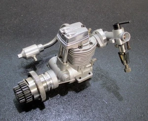 O.S. FS-26S 4.41cc 4-stroke glow engine with muffler for 1/10 R/C cars, new f/s - Picture 1 of 21