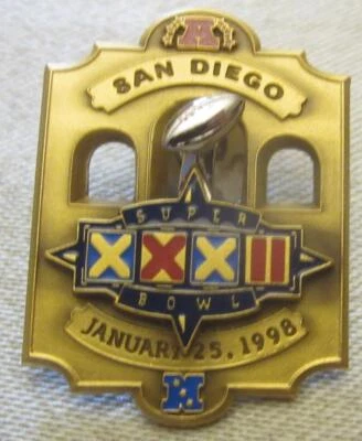 Prendedor numerado de jugador de la NFL Super Bowl XXXII 32 Broncos vs Packers Foto 1 de 2