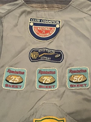 10-X Americas Finest Sport Clothing Tan / Light Green (2)Shooting Vest W/Patches - Image 1 of 4