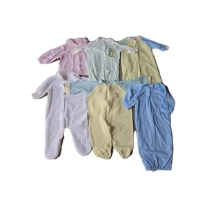 Vintage 6x Paket Neugeborene/kleine Babykleidung Schlafanzüge mit Füßen Unisex - Bild 1 von 9