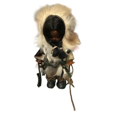 Muñeca india nativa americana Carlson de colección con etiqueta, ojos dormidos, traje de cuero Foto 1 de 4