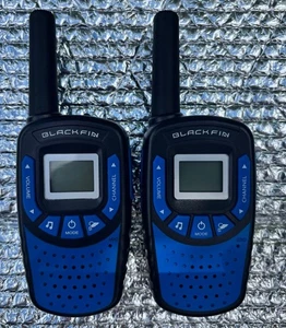 Un paio di walkie talkie pinna nera modello WT-1003 nero e blu - Foto 1 di 2