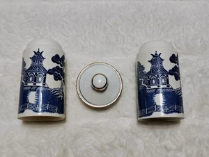 Johnson Brothers Willow Blue England Salt & Pepper Shaker Set Rare - Picture 1 of 12