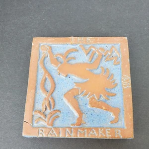 Vintage ältere MERCER MORAVIAN Terrakotta Fliese "The Rainmaker" BLAU  - Bild 1 von 14
