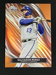 2024 Topps CHROME BLACK SALVADOR PEREZ ORANGE REFRACTOR 7/25 ROYALS #66 - Picture 1 of 2