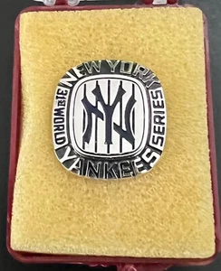 1977 New York Yankees World Series Media Press Pin Balfour NM - Picture 1 of 3