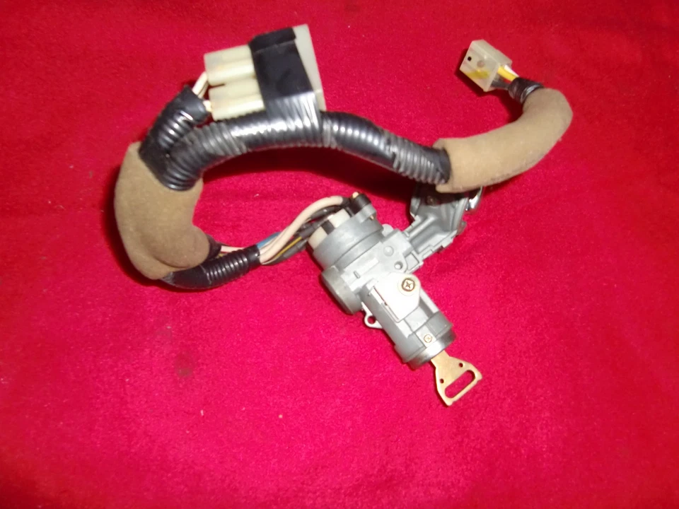 Ignition Lock Honda Civic ED6 ED7 EC8 EC9 EE9 CRX ED9 EE8 manufactured 1987-1992 - Image 1 of 1