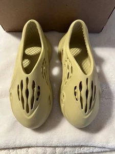 Adidas Yeezy Foam Runner Sulfur (Toddler - 8k) - Picture 1 of 11