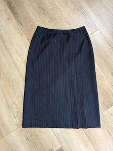 Neu mit Etikett Evan Picone Greenwich marineblau Nadelstreifen Midirock vorne Plissee Größe 14 - Bild 1 von 11