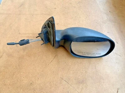 Черное зеркало правостороннего обзора для пассажира Chrysler PT Cruiser 2003 года от оригинального производителя - Изображение 1 из 4