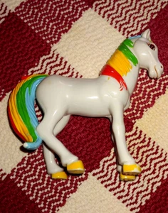 Caballo de plástico de 4" Hallmark Rainbow Brite 1983 de colección - Imagen 1 de 3