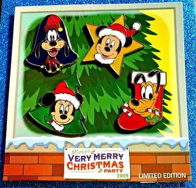 Набор из 500 4 значков Disney Mickey's Very Merry Christmas Party ограниченный выпуск - Изображение 1 из 3
