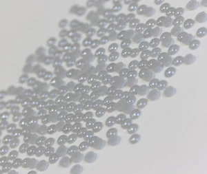 Hotfix Ceramic Stones GREY 4mm Stück wählbar Strass Halbperlen Hochzeit grau - Picture 1 of 3