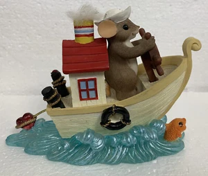 Charming Tails "YOU TUG AT MY HEART" Mouse steering Boat - Picture 1 of 11
