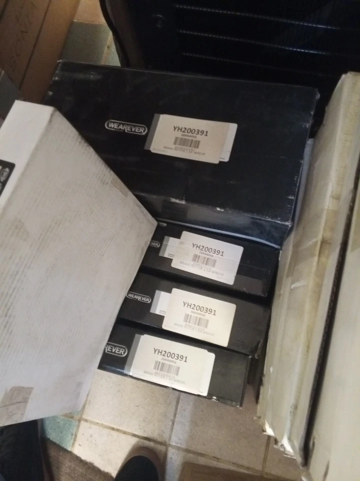 Pair (2) Wearever Premium Disc Brake Rotor YH200391 for 2004 Volvo V40 - Front - Image 1 of 1