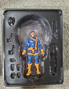 Marvel Legends X-Men Cyclops In Mezco Box - Picture 1 of 5