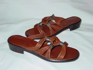 Sandalias de lujo para mujer Cole Haan de cuero con acento metálico del suroeste del país 8 B - Imagen 1 de 8