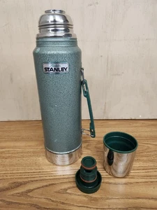 Termo al vacío clásico botella café aislado caliente o frío 1,1 cuarto de galón de acero inoxidable - Imagen 1 de 5