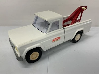 VINTAGE TONKA WHITE JEEP TOW TRUCK - Image 1 of 4
