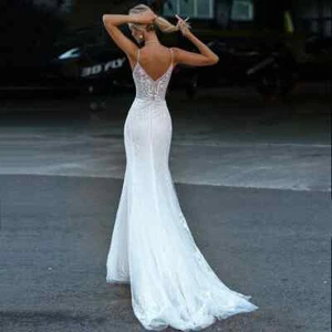V Neck Spaghetti Strape Sleeveless White Bridal Dress Mermaid Applique Lace - Picture 1 of 6