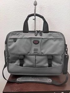 Tumi T-TECH Classic 564PW Gray Nylon Messenger shoulder Laptop Bag VGUC  - Picture 1 of 12