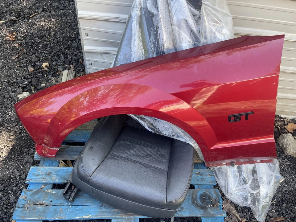 2005 - 2009 Ford Mustang GT Front Driver Left Fender Assembly Red Tested Oem — 第 1/4 张图片