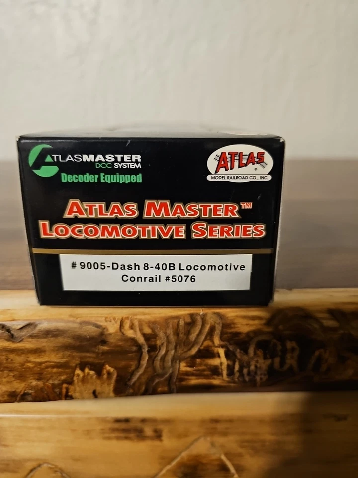 Atlas Master Series 9005 Dash 8-40b Conrail #5076 Dcc - Image 1 of 2