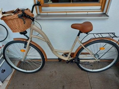 Schönes City Rad mit tiefen Einstieg Farbe: Braun Beige mit Korb  neuwertig....! - Bild 1 von 2