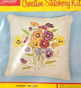 Vtg Quinella Needlework Creative Stitchery Kit Pansy Pillow Crewel Embroidery - Picture 1 of 4