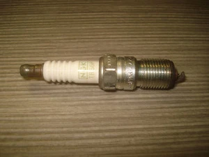 Spark Plug NGK TR5GP Hummer H2 H3 Cadillac Cts Escalade Tahoe Suburban - Picture 1 of 1