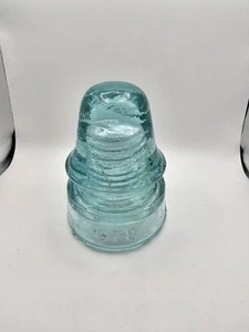 Minty Canadian No Name 1678 Glass Insulator - Unique shape - Picture 1 of 7