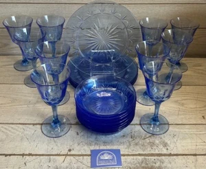 Set 25 pezzi piatti ciotole calici vintage Fostoria blu americano di Avon come nuovi - Foto 1 di 5