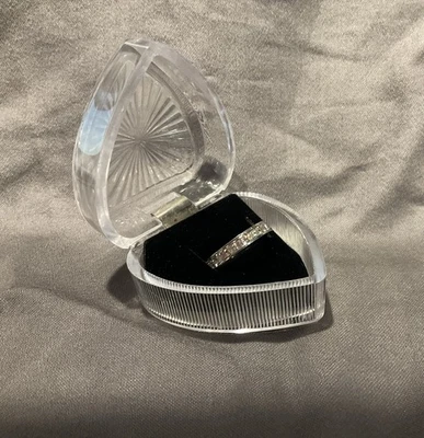 Anillo de titanio circonita cúbica para mujer nuevo sin etiquetas en forma de corazón talla 7,25 Foto 1 de 4