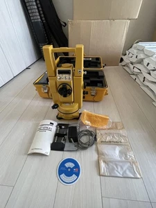 Station totale d'arpentage Topcon GTS-2 avec accessoires précision Japon - Photo 1/9