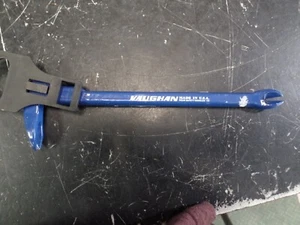 Vaughan BC8 Blue Steel 2-Nail Slot Flat Claw Pry Bar 8 L x 2.1 W in. 7 3/4" BR - Picture 1 of 4